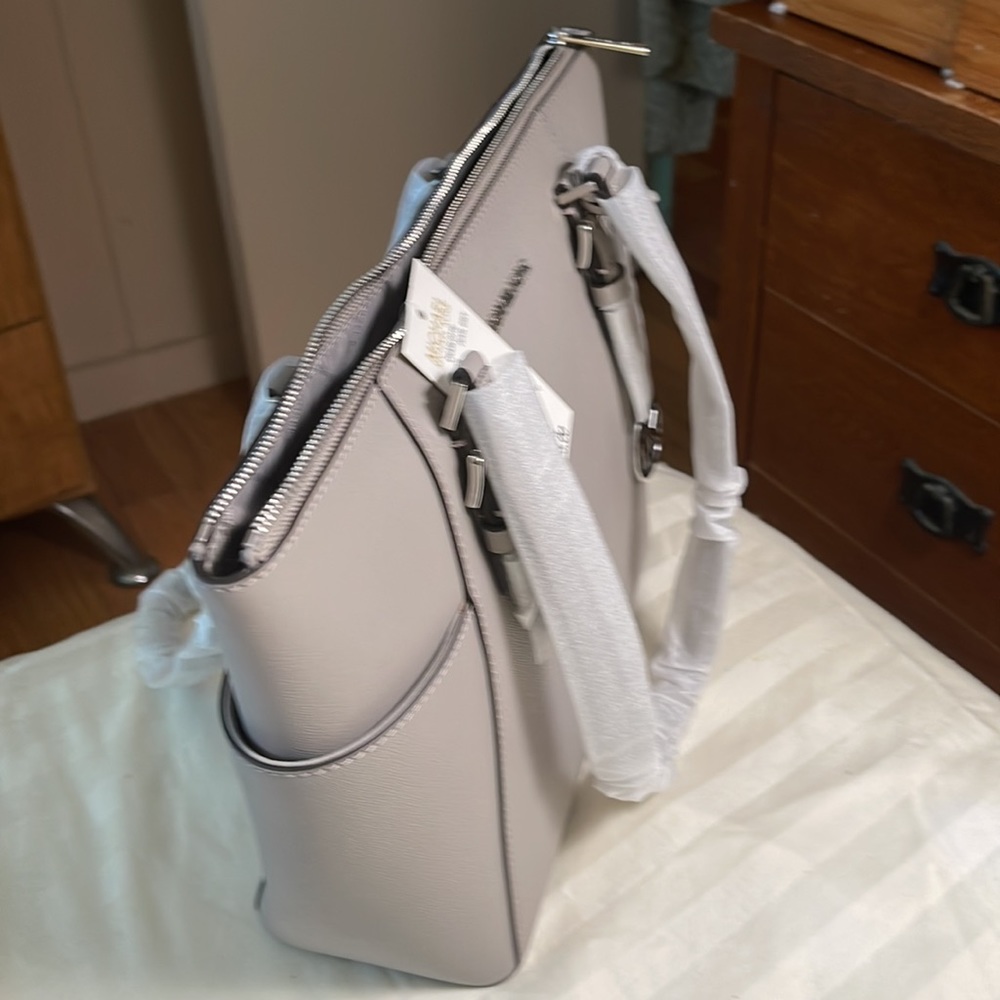 MICHAEL KORS Large TZ Tote PEARL GRAY - Picture 3 of 9